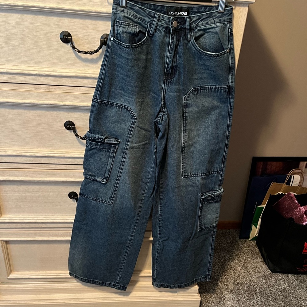 Fashion Nova women’s blue jeans